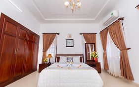 Villa Hồ Bơi Nguyên Căn - Tự Do Nấu Ăn - Gần Bãi Sau Cột Cờ